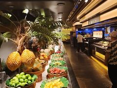 -钱小奴海鲜自助黑金店(杭州滨江龙湖店)