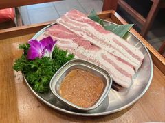 肋排五花肉-明洞阿姨·韩式酱蟹烤肉·创意料理(方庄店)