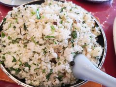 -侬佳蒸菜馆(听潮店)
