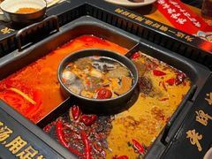 -老牌坊云南鱼豆花火锅(哈西万达店)