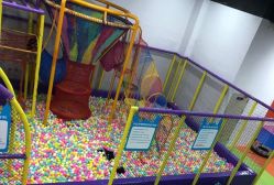 -蹦贝运动中心·蹦床·攀岩·闯关(龙岗店)