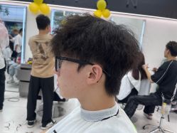 -乾健·烫染·接发SALON
