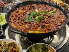 -鸿顺老铁锅美蛙鱼府(解放碑店)