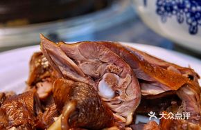 Green Dragon Braised Duck