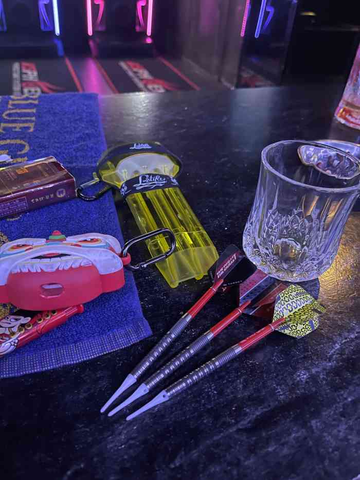 happy bar 飞镖·酒吧