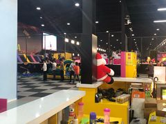 -嘿哟动霸CHUA·新潮玩运动娱乐中心·蹦床滑冰团建乐园