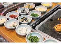 韩国特色风味小菜-金顺韩式烤肉·网红烤肉店(广利路店)