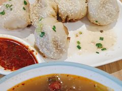 -小杨生煎(金山百联购物中心3楼店)