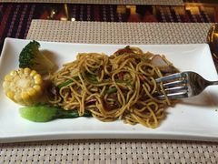 -月亮眼花园餐厅书吧酒吧