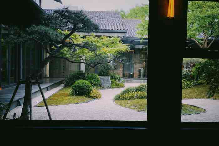 新荣记(西溪湿地店)-"临时约朋友到新荣记吃饭,当天下午打电话过.