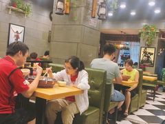 -愉肴麻辣香锅(中山路店)