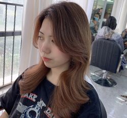 点击看大图 -COMO SALON 烫染可茉发型