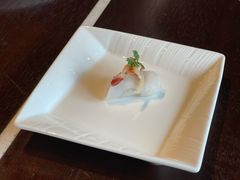 北极贝配莲藕片-杭州西子湖四季酒店·金沙厅