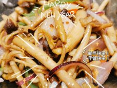 干锅茶树菇-小四川菜馆(托乐嘉店)