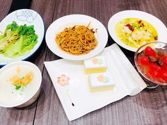 -钟书阁(群光广场店)