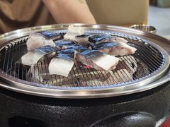 -围炉肉舍•炭烤活鳗•丹东海鲜烤肉(步行街店)