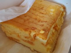 流心咸蛋黄蛋糕-汤姆大师傅鲜香牛肉饼(深圳保利文化广场店)