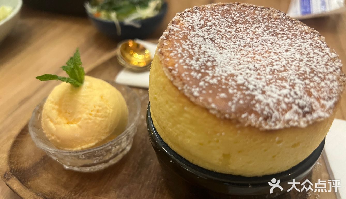 料很足嘻嘻 舒芙蕾很松软～趁热吃