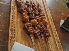 纯羊肉烤肉-歹歹的加个面过油肉拌面