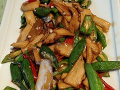 秋葵炒杏鲍菇-天厨妙香素食餐厅(清华店)