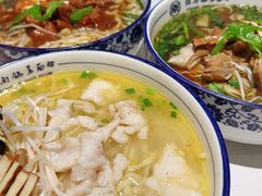 -镇南锅盖面馆(解放路店)