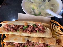 -秦小龙驴肉火烧馆