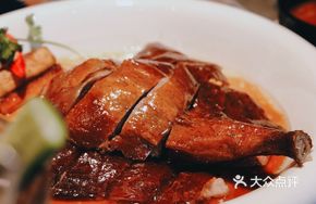 Signature Smoked Tangerine Glass Skin Roast Goose