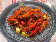 -肥肥虾庄·金牌油焖大虾(汉街SKP店)
