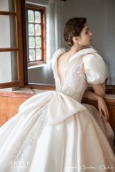 -艾米丽婚纱礼服