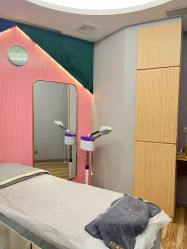 -PE SALON 