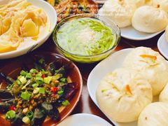 -李与白包子铺(桐梓林店)