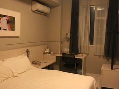 -窝趣公寓(广州永福黄花岗地铁站店)