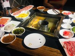 -老牌坊云南鱼豆花火锅(爱建店)