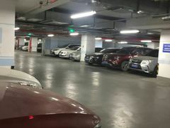 -荟聚西红门购物中心-停车场