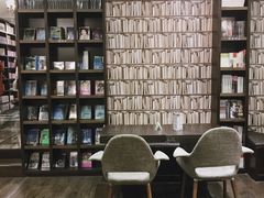 -钟书阁(松江泰晤士小镇店)