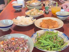 -Cuc Gach Quan Restaurant