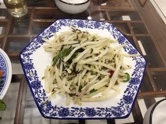 太湖芦苇根炒肉丝-呼吸森林·生态农庄农家乐私房菜