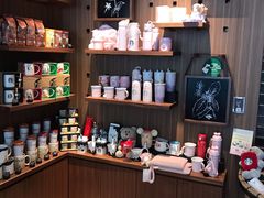 零售区-星巴克臻选(广州好世界广场店)