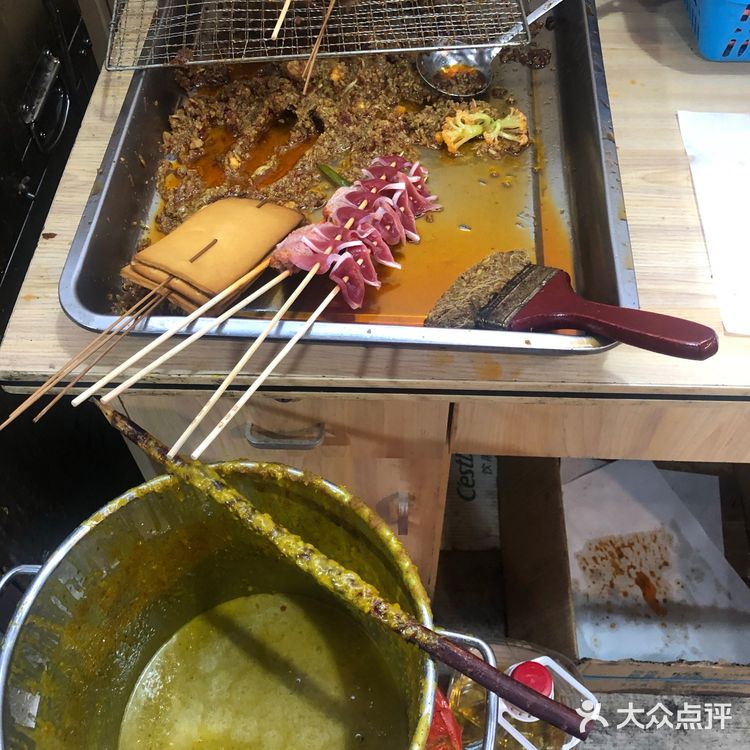 西区花园里的一家新疆烤羊肉，真心好吃