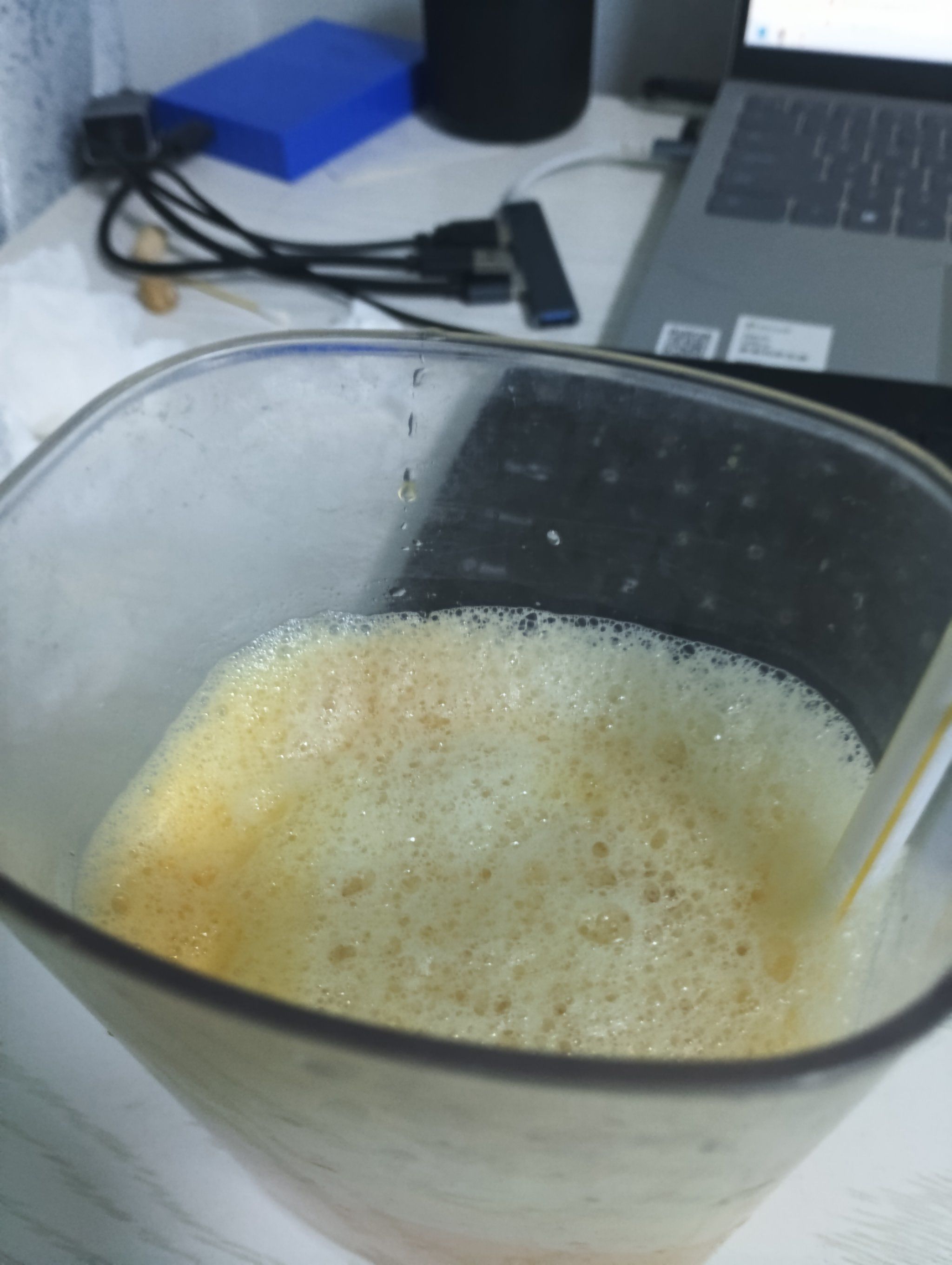 0元玩转这座城自己使用原汁机榨的苹果橙