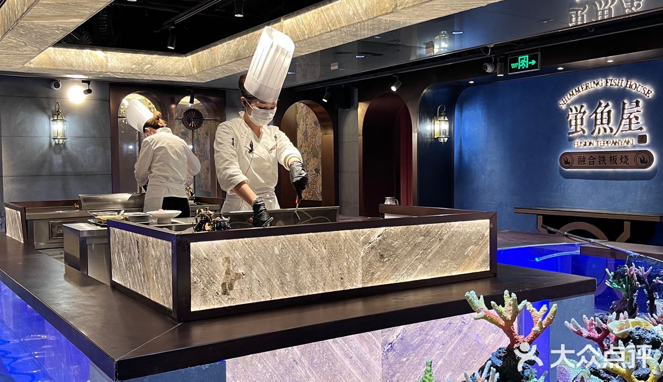 感受烟火气十足的花式铁板烧表演🔥