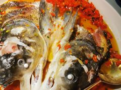 老坛剁椒蒸鲜活鱼头-遇见湘·地道湖南菜(云门店)