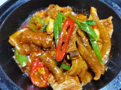 牛筋牛腩牛杂煲-石头咕(葵蓬店)