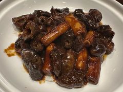 葱烧海参-老牌坊鲁菜名店(聊城美食岛店)