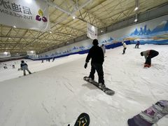 -乔波室内滑雪场