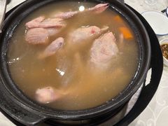 滋补养颜药缮乳鸽煲-时利和美食(东方广场店)