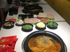 -钢管厂五区小郡肝串串香(奥克斯广场锦城万达店)