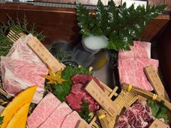 -山川小町·极番烧肉(新地假日广场店)