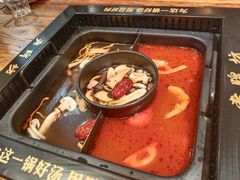 -老牌坊云南鱼豆花火锅(爱建店)