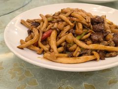 海鲜菇炒牛柳-水乡人家